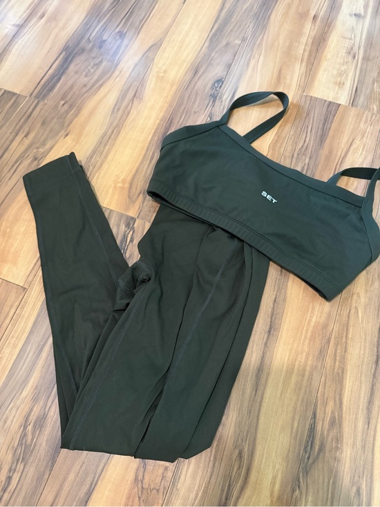 SET Active Pants - Olive Green Activewear Leggings & Sports Bra Set